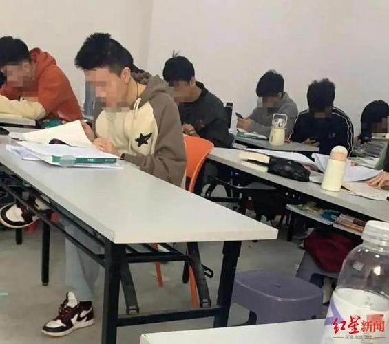 简称"湖南展飞教育公司")在湘潭市一居民区内提供"专升本"教学服务